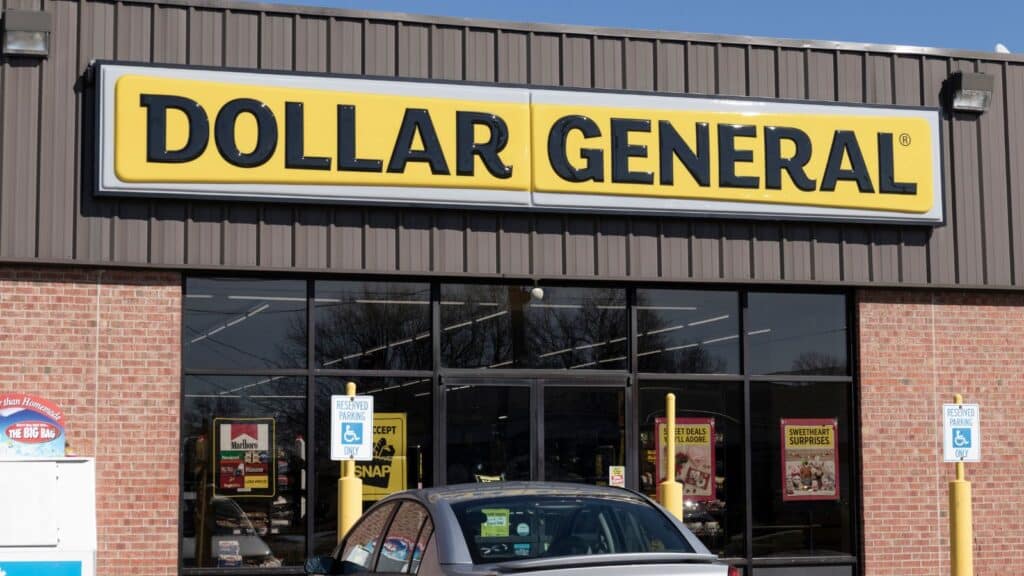 Front of Dollar General store